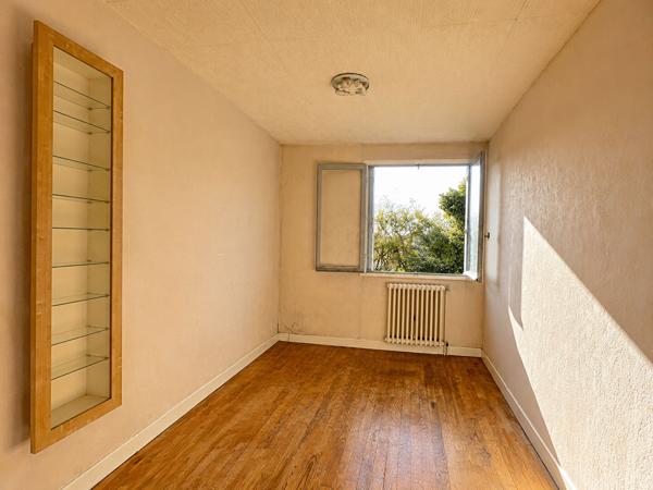 PORTET SUR GARONNE - Village - Maison de 90,8 m2 avec jardin de 476m2 , double garage et atelier , Portet sur garonne