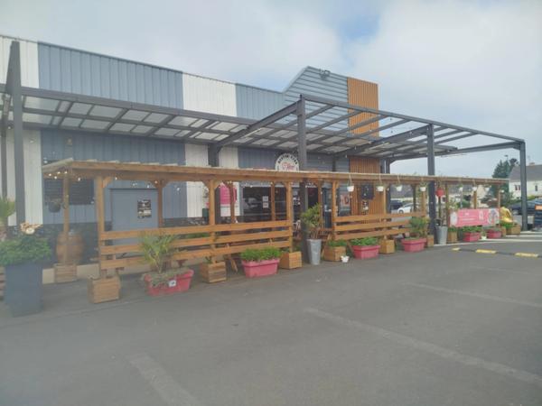 Fonds de commerce restaurant-bar avec marque forte – Derval (160 m² + terrasse)