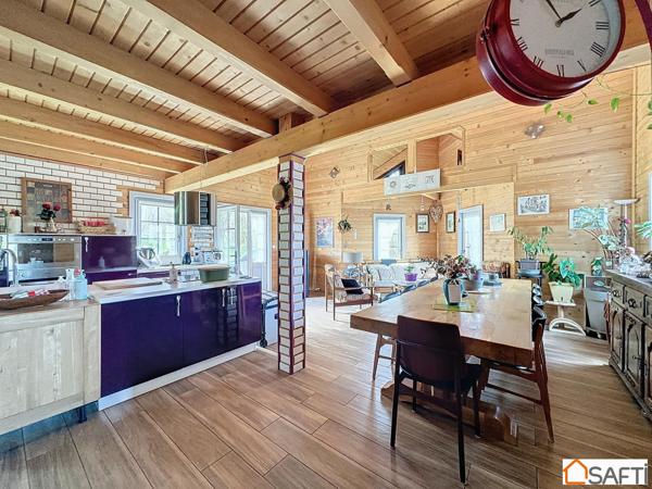 Jolie Maison atypique dans un écrin de verdure