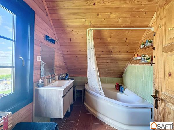 Jolie Maison atypique dans un écrin de verdure