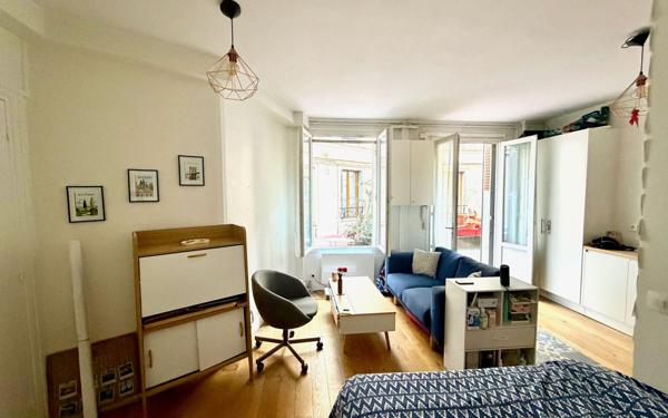 Appartement à vendre    1 pièce • 26,49 m2 Paris 10