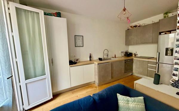 Appartement à vendre    1 pièce • 26,49 m2 Paris 10