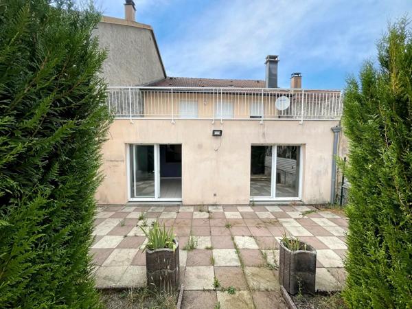 Vente                                                      Maison de village
                        
                     7 pièces                      134 m2                     à Celles-sur-Plaine
