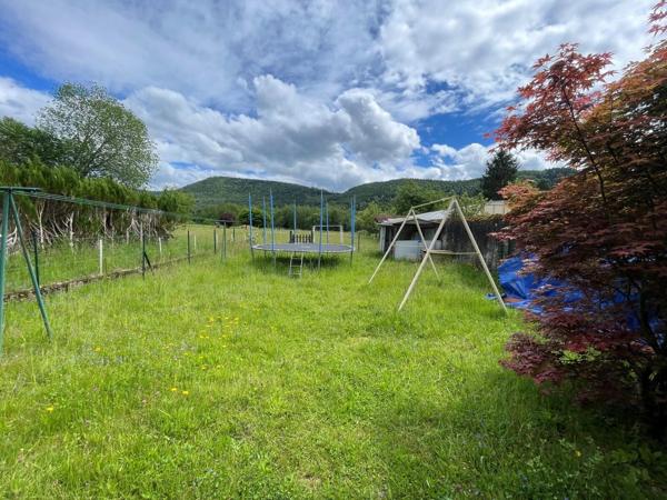 Vente                                                      Maison de village
                        
                     7 pièces                      134 m2                     à Celles-sur-Plaine