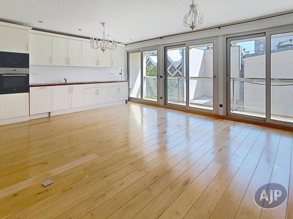 Appartement à vendre Paris 7eme - 3 pièces, 89m² avec 2 chambre(s) à 1 350 000€ - AJP Immobilière Passy Paris 16