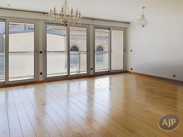 Appartement à vendre Paris 7eme - 3 pièces, 89m² avec 2 chambre(s) à 1 350 000€ - AJP Immobilière Passy Paris 16