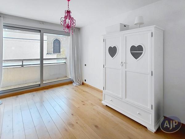 Appartement à vendre Paris 7eme - 3 pièces, 89m² avec 2 chambre(s) à 1 350 000€ - AJP Immobilière Passy Paris 16