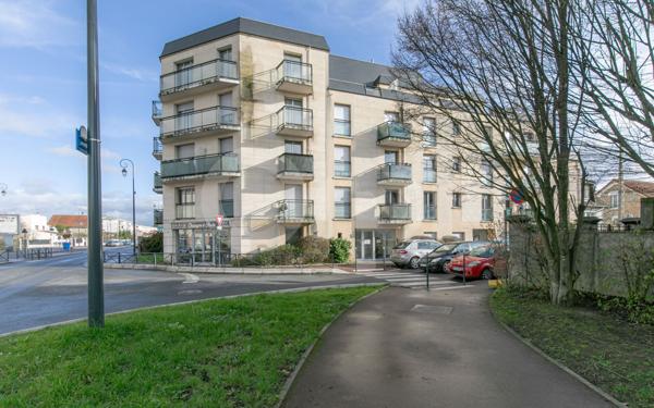 Appartement à vendre    3 pièces • 83,77 m2 Chelles