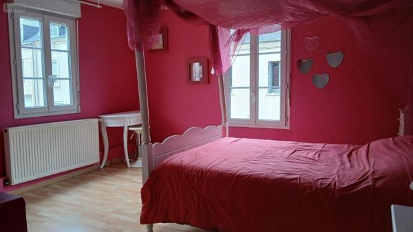 Maison de ville à vendre à Forges-les-Eaux en Seine-Maritime (76440), ref : VENT/505