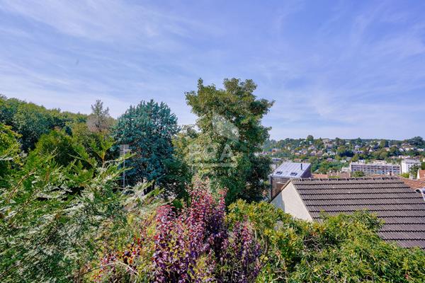 Sèvres Châtaigneraie - Maison de 112,46 m² avec cinq chambres et terrasse arborée