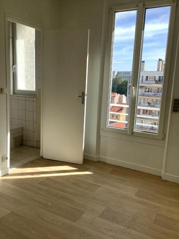 Studio à deux pas du métro