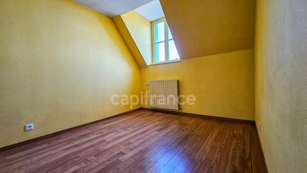 Appartement à vendre ETAMPES (91) centre ville, beau T3 en duplex avec place de parking privative.