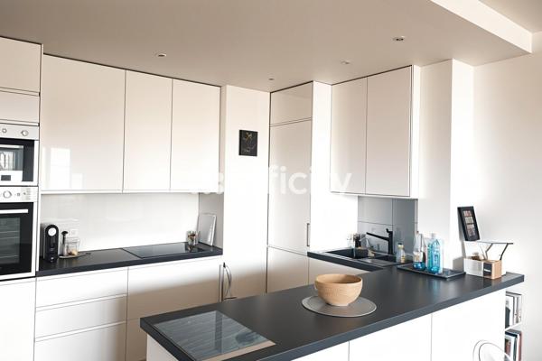 Appartement
         2 pièces
        - 50 m² 452 000 € *