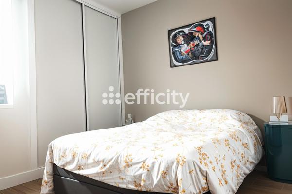 Appartement
         2 pièces
        - 50 m² 452 000 € *