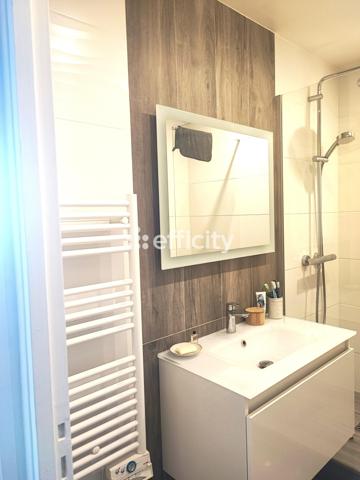 Appartement
         2 pièces
        - 50 m² 452 000 € *