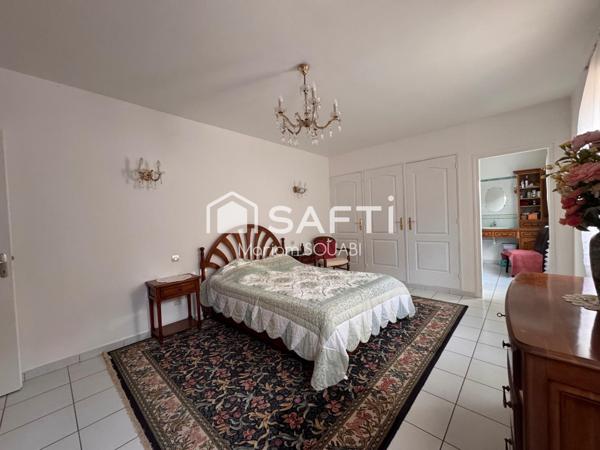 Villa 235m2, parcelle 1900 m2