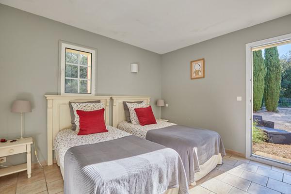 Villa Rognes - Jardin paysagé - Superbe piscine - 6 chambres - terrain 8600m2