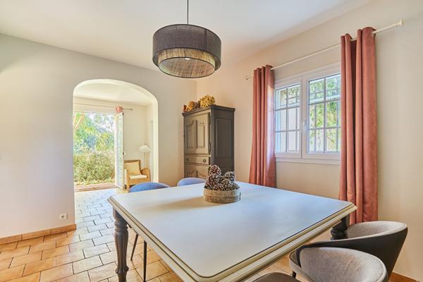 Villa Rognes - Jardin paysagé - Superbe piscine - 6 chambres - terrain 8600m2