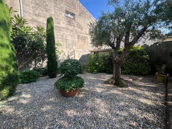 Maison rénovée de 245m² avec jardin à Tonneins – Centre-ville