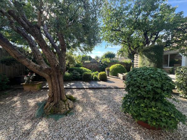 Maison rénovée de 245m² avec jardin à Tonneins – Centre-ville