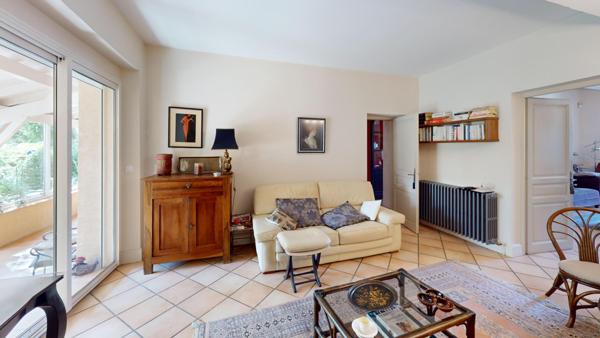 Maison rénovée de 245m² avec jardin à Tonneins – Centre-ville