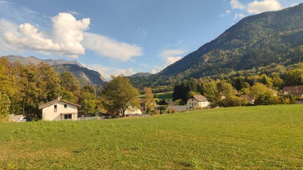 TERRAIN À FORT POTENTIEL – 10 961 M² DONT 6 596 M² CONSTRUCTIBLES