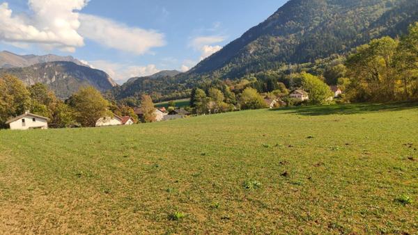 TERRAIN À FORT POTENTIEL – 10 961 M² DONT 6 596 M² CONSTRUCTIBLES