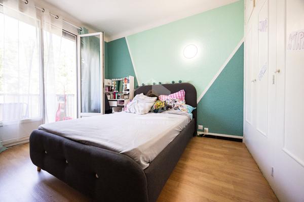 À vendre à Perpignan Saint Gaudérique : Appartement 4 pièces, 3 chambres, garage et balcons