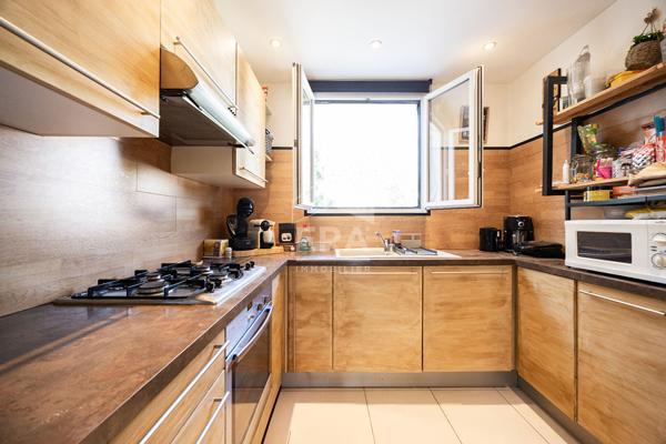À vendre à Perpignan Saint Gaudérique : Appartement 4 pièces, 3 chambres, garage et balcons