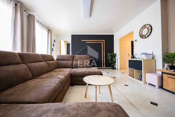 À vendre à Perpignan Saint Gaudérique : Appartement 4 pièces, 3 chambres, garage et balcons