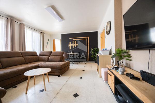 À vendre à Perpignan Saint Gaudérique : Appartement 4 pièces, 3 chambres, garage et balcons
