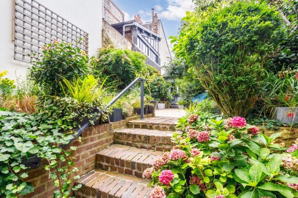 Honfleur – Quartier Sainte-Catherine – Vente en nue-propriété d’un ensemble immobilier de charme avec jardin et terrasse