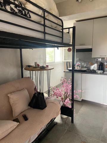 Appartement à HYERES, 83400 - 1 pièce 18m²