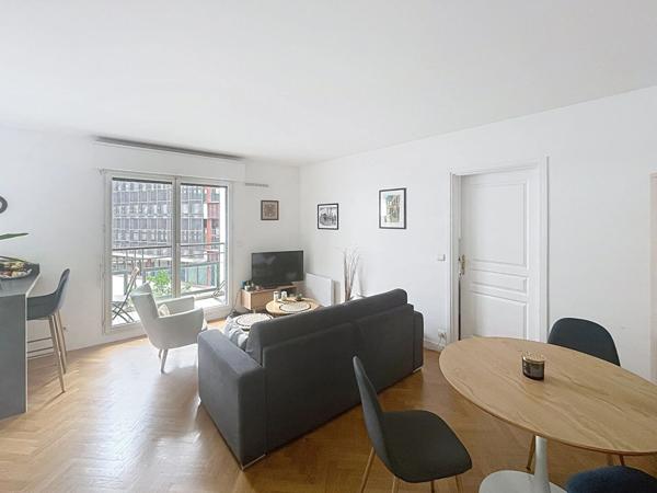 ISSY LES MOULINEAUX - Appartement 2 pièce(s) 48 m2 proche tram T2 RER avec balcon calme