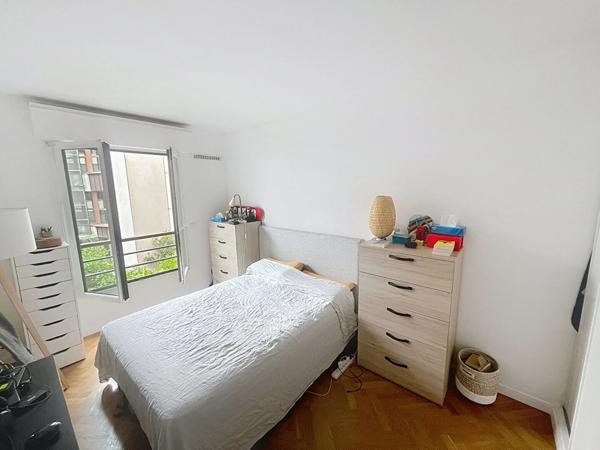 ISSY LES MOULINEAUX - Appartement 2 pièce(s) 48 m2 proche tram T2 RER avec balcon calme