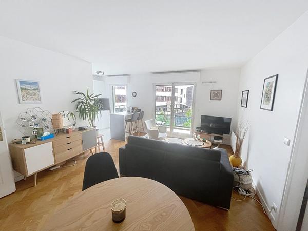 ISSY LES MOULINEAUX - Appartement 2 pièce(s) 48 m2 proche tram T2 RER avec balcon calme