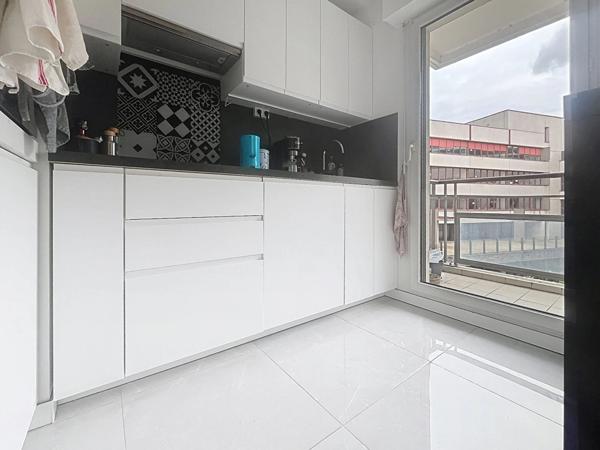 ISSY LES MOULINEAUX - Appartement 2 pièce(s) 48 m2 proche tram T2 RER avec balcon calme