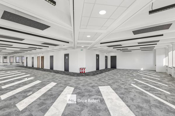 Bureaux opérés Lyon 3 Part-Dieu : Rénovation complète, accès transports