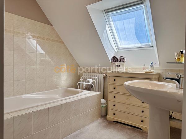 Vente
                Maison150 m² - 6 Pièces -
                    VALOGNES (50700)