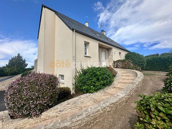 Vente
                Maison150 m² - 6 Pièces -
                    VALOGNES (50700)