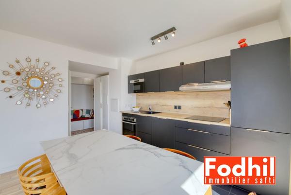 A 5 min du Parc de Sceaux- Appartement 4 pièces avec terrasse de 20 m² et 2 parkings une cave.