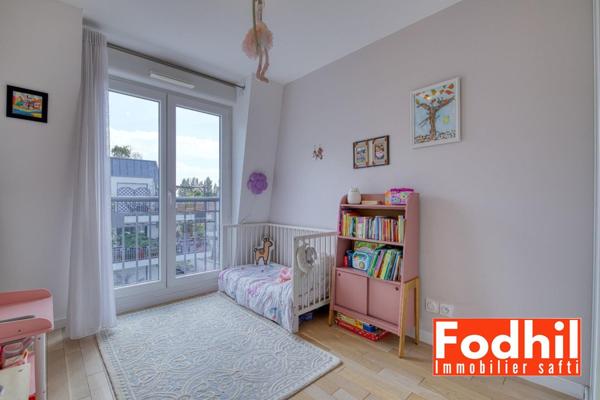 A 5 min du Parc de Sceaux- Appartement 4 pièces avec terrasse de 20 m² et 2 parkings une cave.