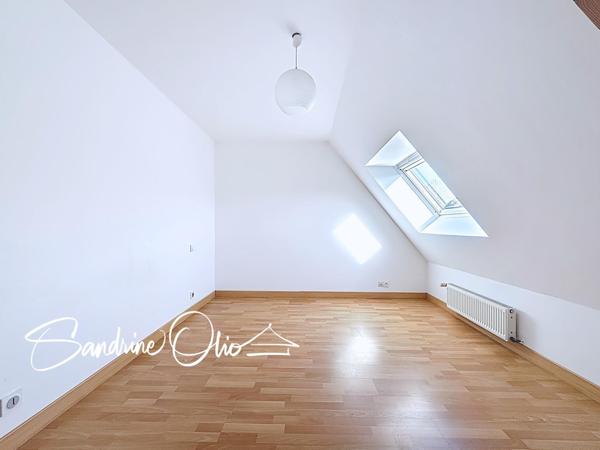 Maison familiale 3 chambres et 1 bureau sur sous-sol complet