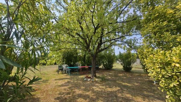 Maison pierre de 210m² avec garage 100m² au calme et sans vis à vis