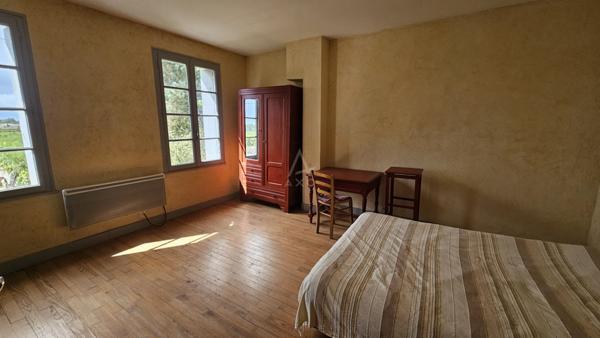 Maison pierre de 210m² avec garage 100m² au calme et sans vis à vis