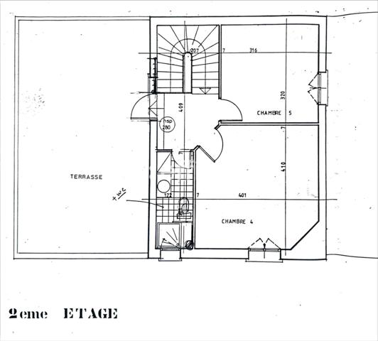 Maison
         7 pièces
        - 225 m² Exclusivité 1 230 000 €*