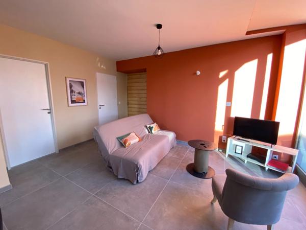 A vendre SONNAZ Appartement T3 de 64m2 en rez de jardin avec cave et parking