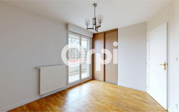 Appartement à vendre    3 pièces • 75 m2 Bron