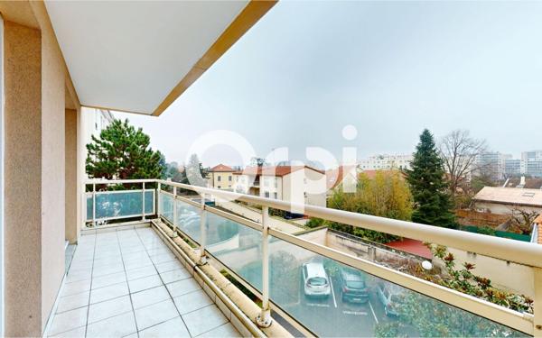 Appartement à vendre    3 pièces • 75 m2 Bron