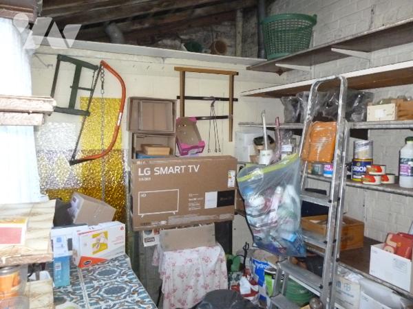 Maison 7 pièces, cour, garage séparé.